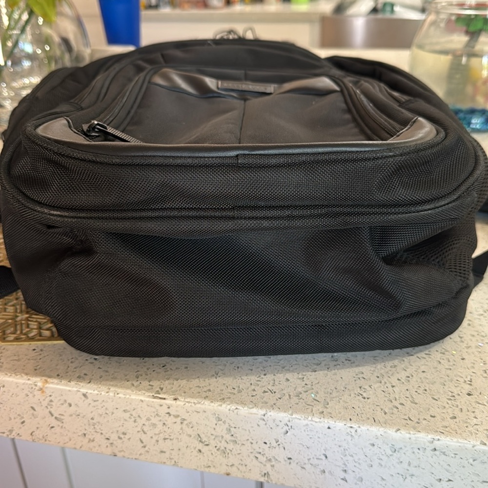 🖤Perry Ellis 140 Laptop Backpack - Picture 9 of 17